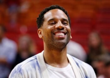 Saudi Arabia’s PIF Backs $5 Billion Basketball League to Rival NBA